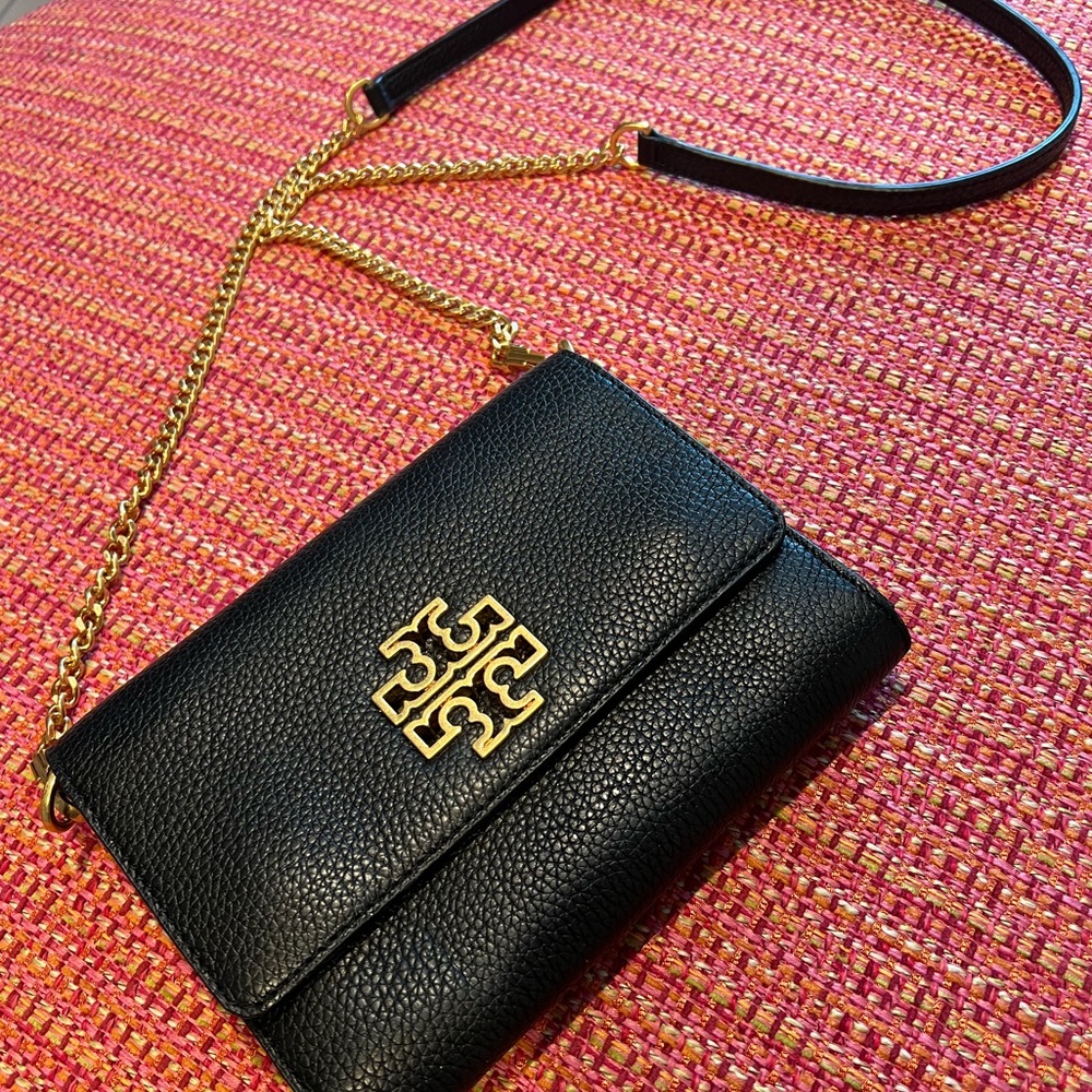 Tory Burch Britten Pebble Chain Wallet Purse